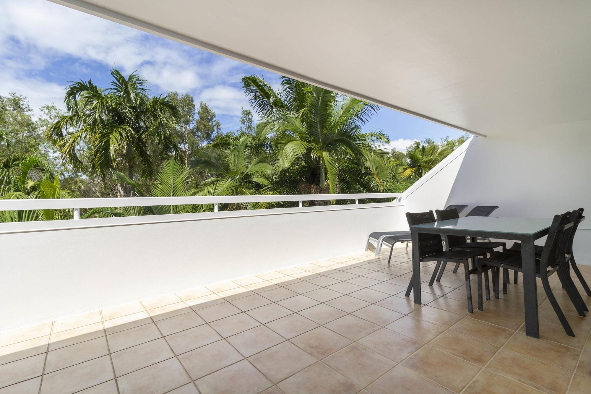 The White House Port Douglas Exterior photo