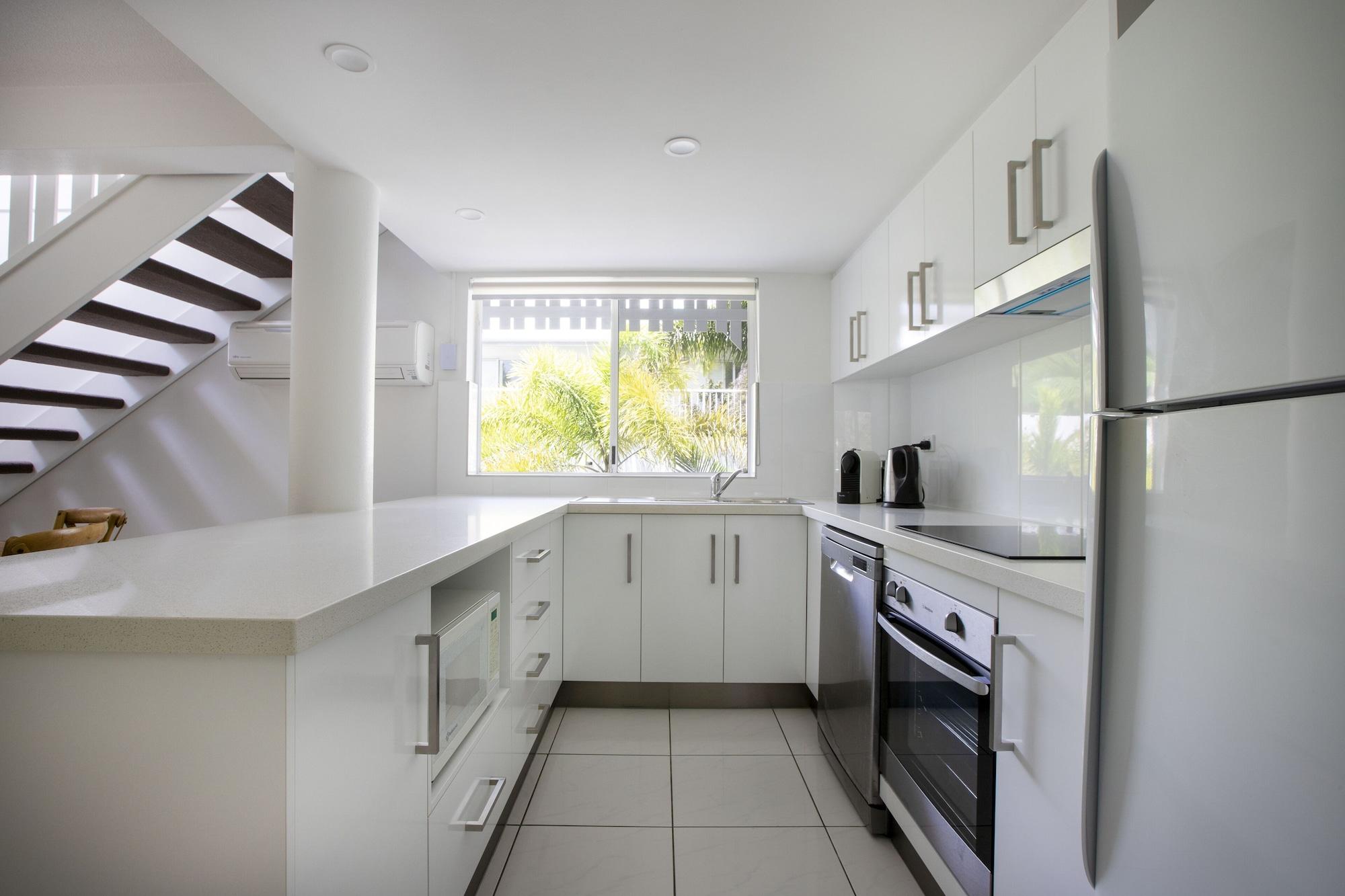 The White House Port Douglas Exterior photo