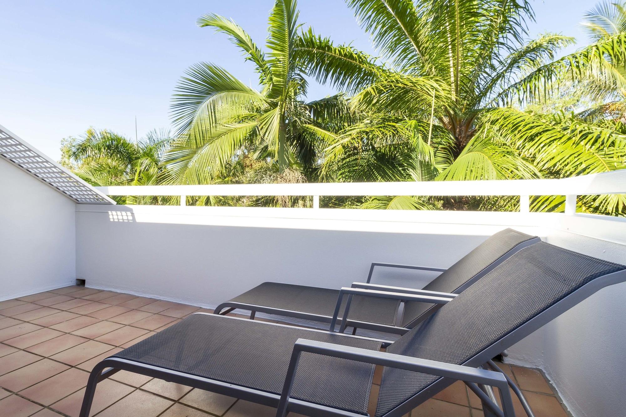 The White House Port Douglas Exterior photo