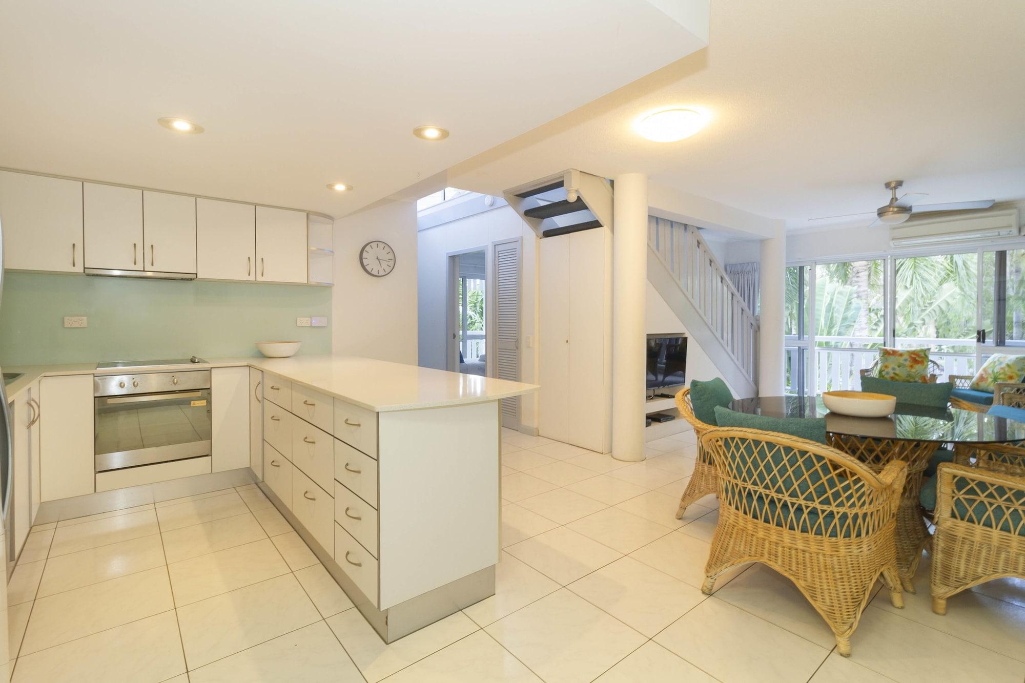 The White House Port Douglas Exterior photo