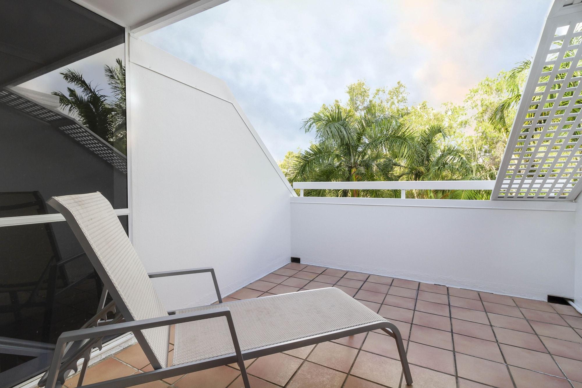 The White House Port Douglas Exterior photo