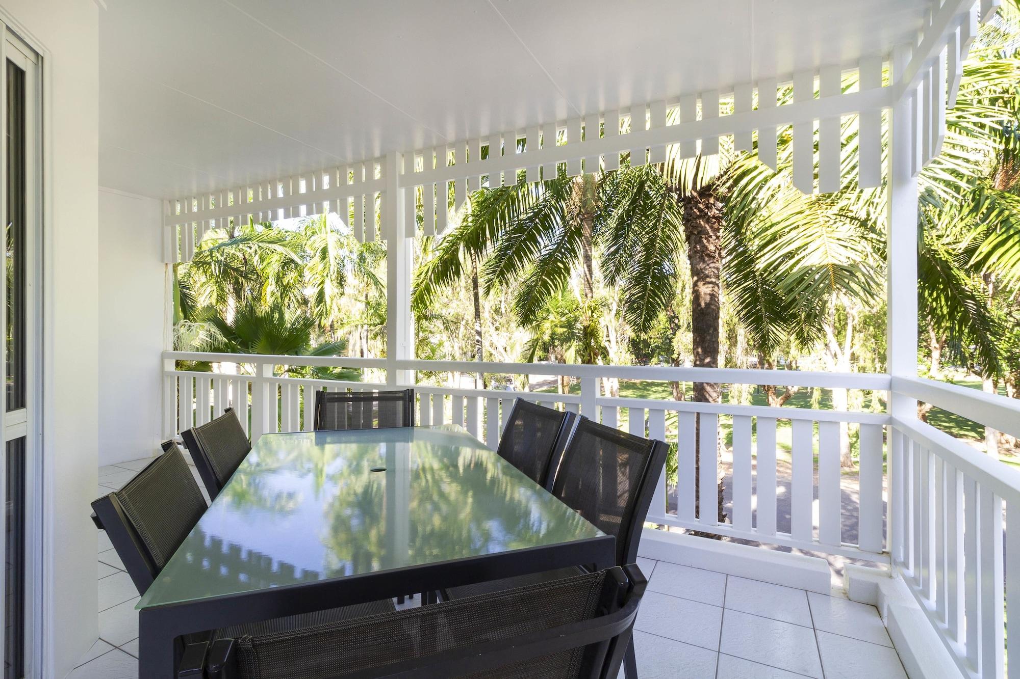 The White House Port Douglas Exterior photo