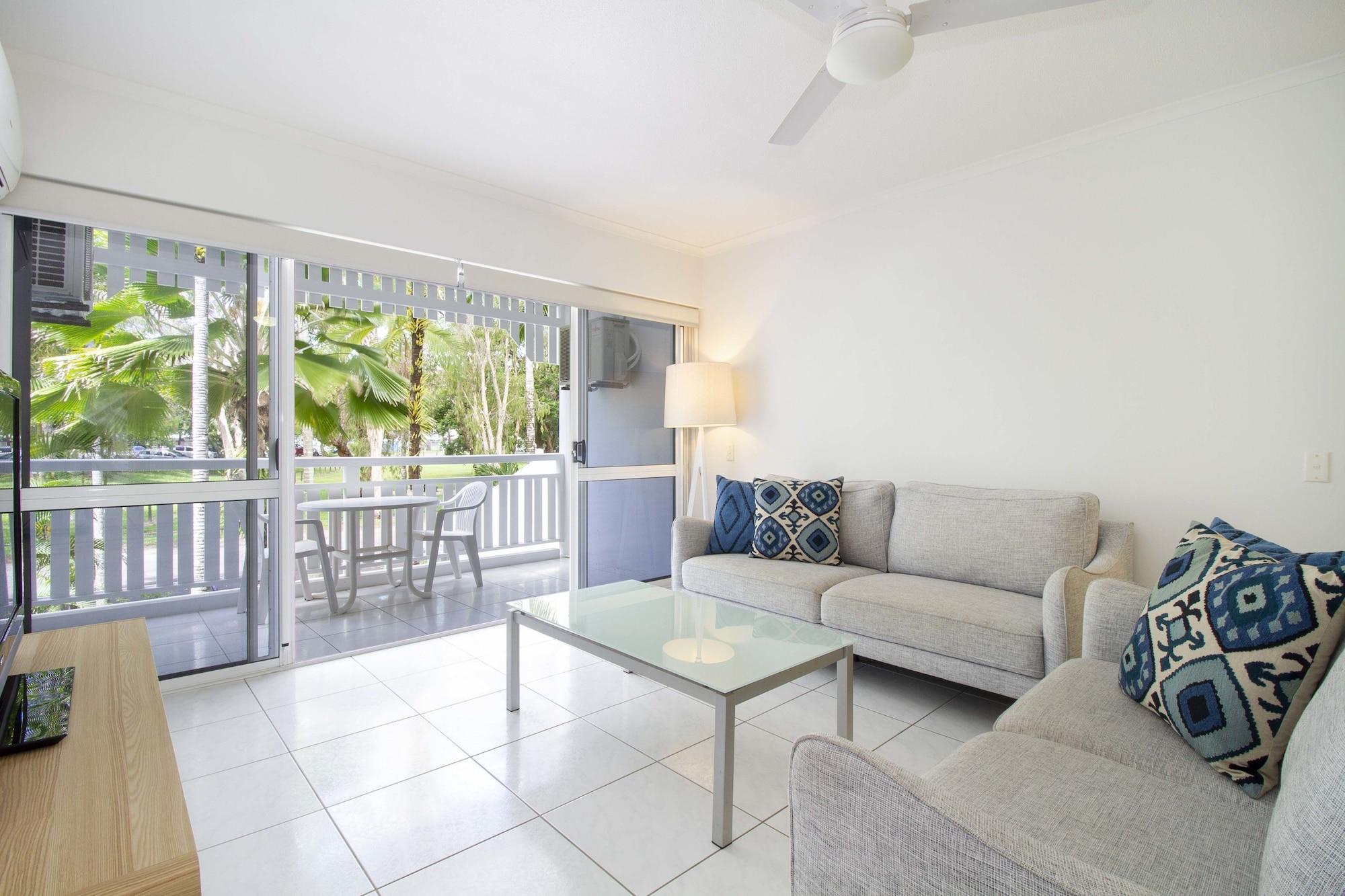 The White House Port Douglas Exterior photo
