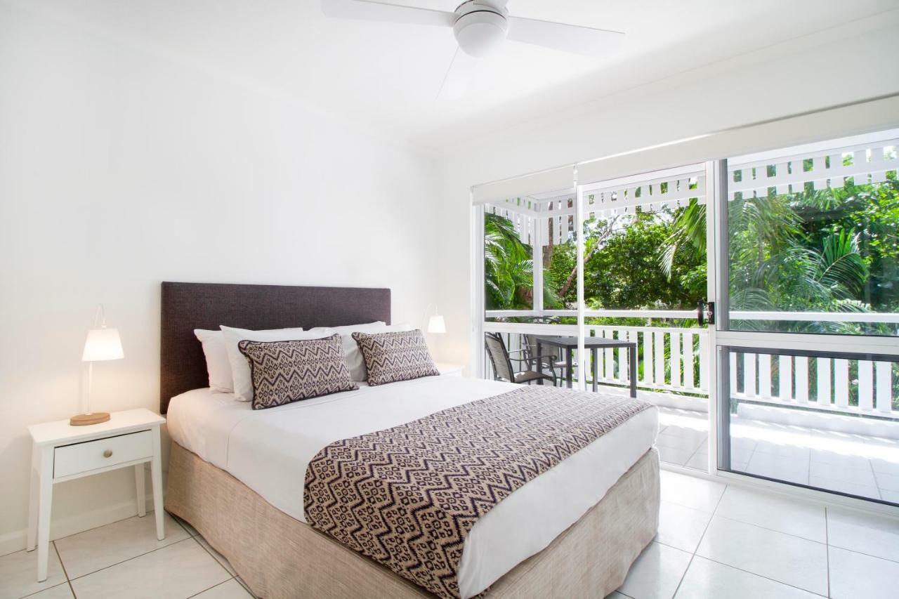 The White House Port Douglas Exterior photo